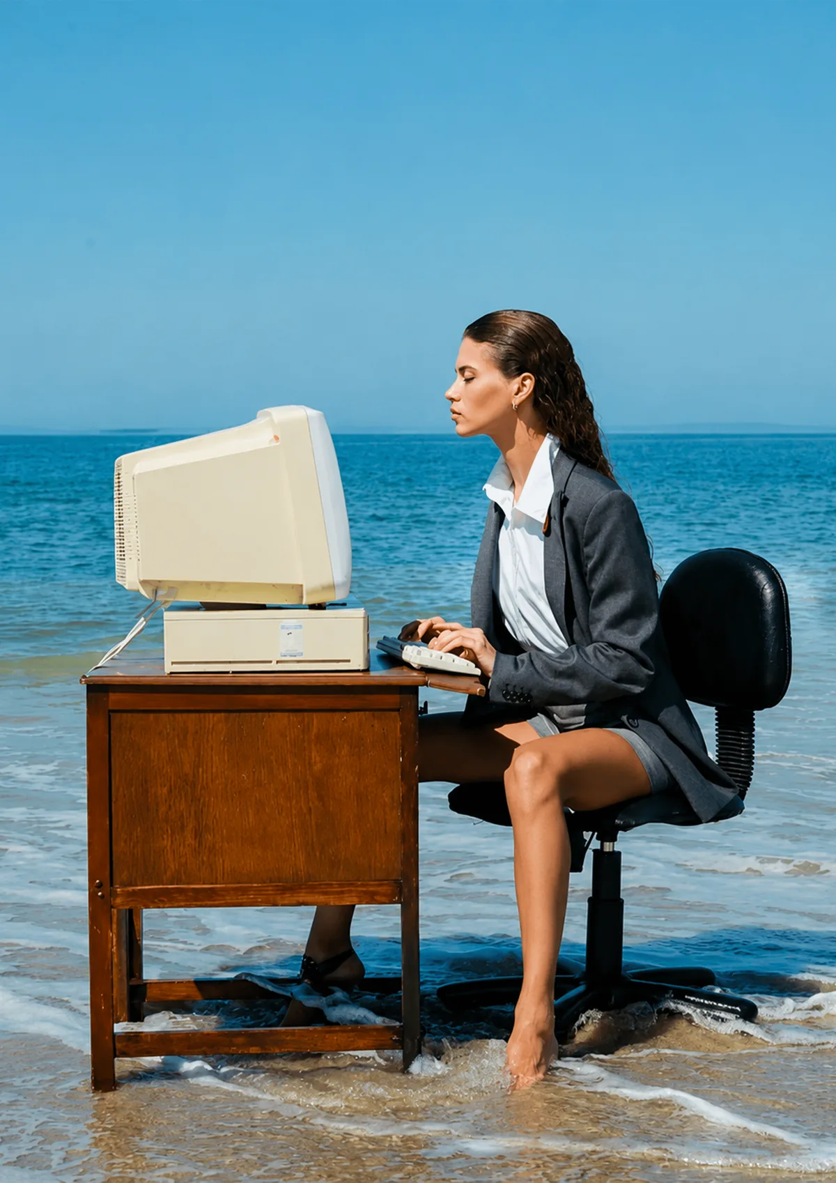 Automatisation des opérations — bureau installé en pleine nature, série IA & workflows